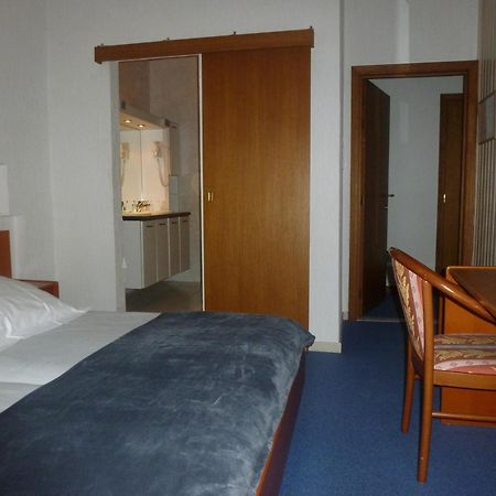 Hotel 'T Hert Genk Kültér fotó
