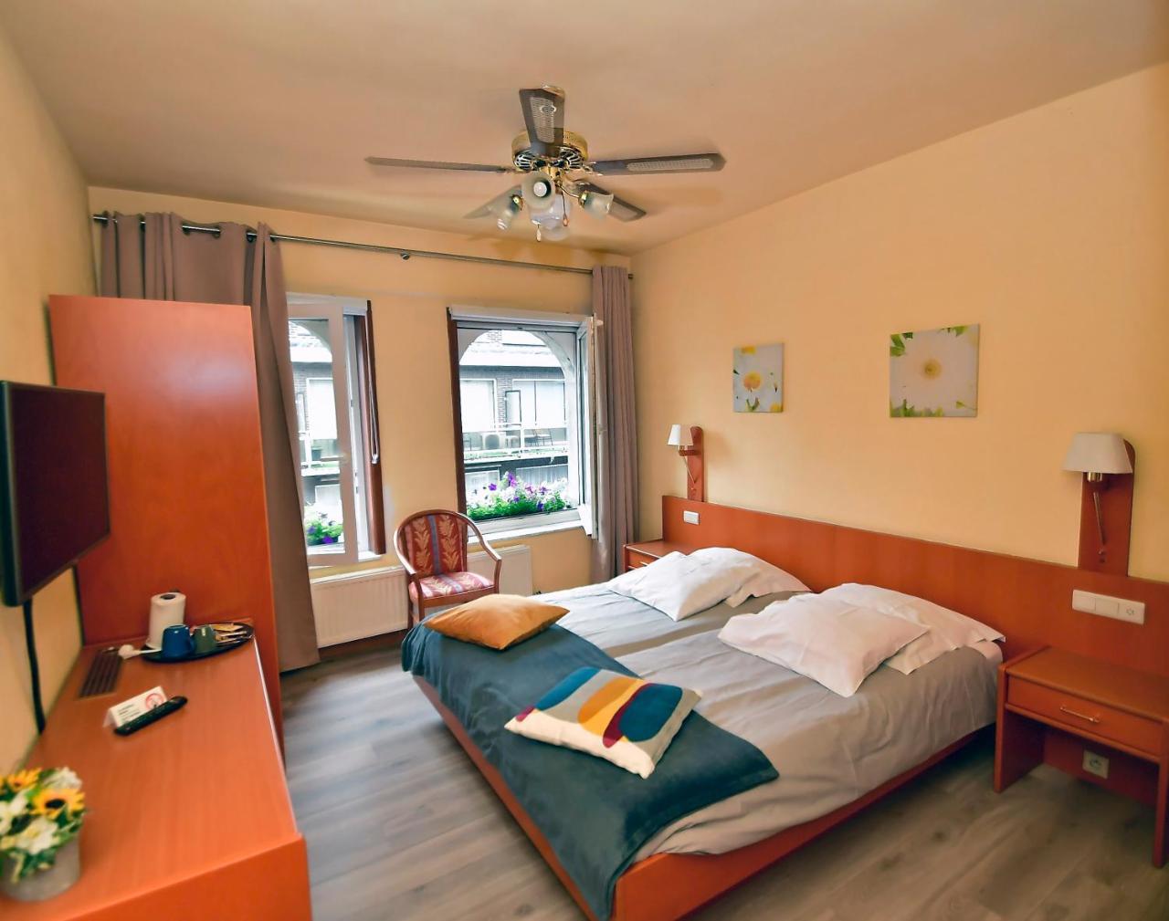 Hotel 'T Hert Genk Kültér fotó