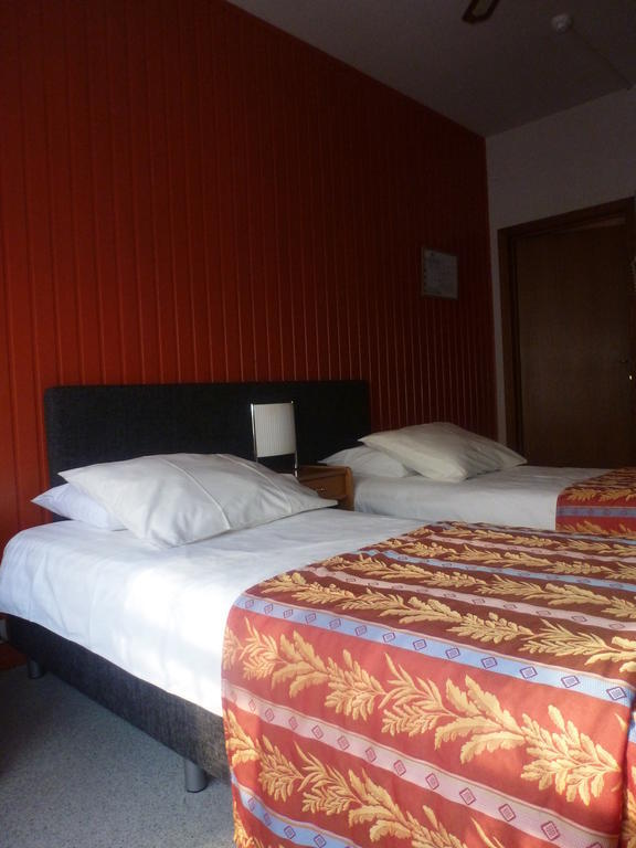 Hotel 'T Hert Genk Kültér fotó